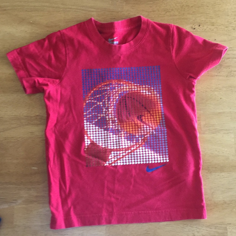Boys nike tee